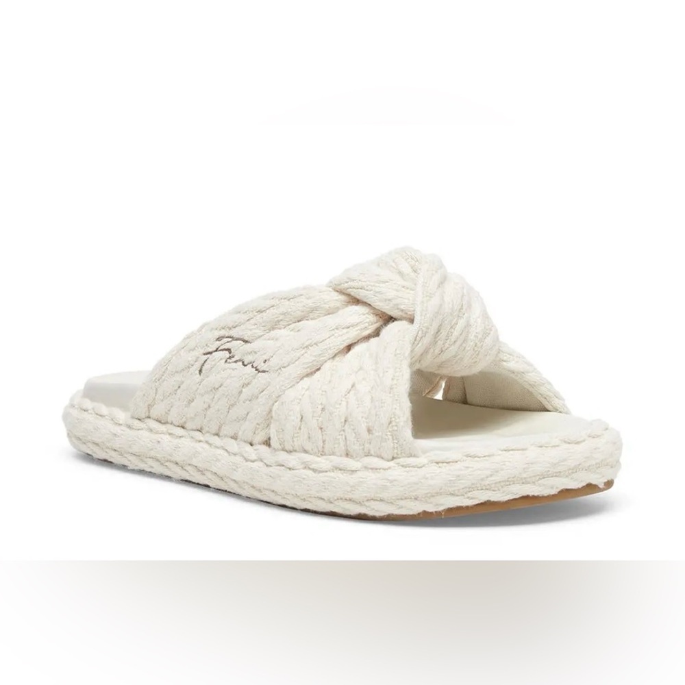 FENDI Feel Knot Slide Sandal. WOMENS. NEW IN BOX 7.5. /37.5. Authentic